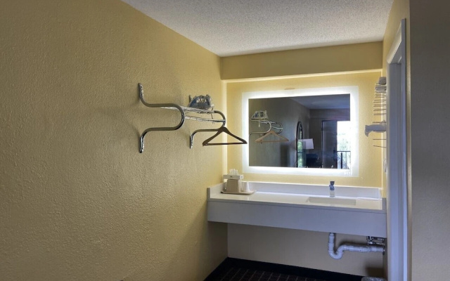 Super 8 Motel - Jessup Baltimore Area