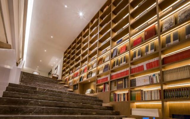 Qinhuangdao Four Arts Hotel