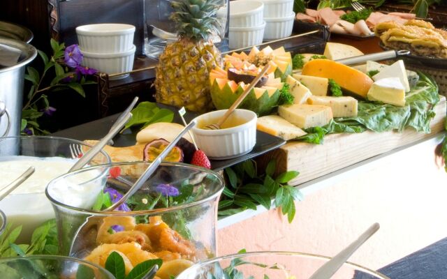 Hog Hollow Country Lodge