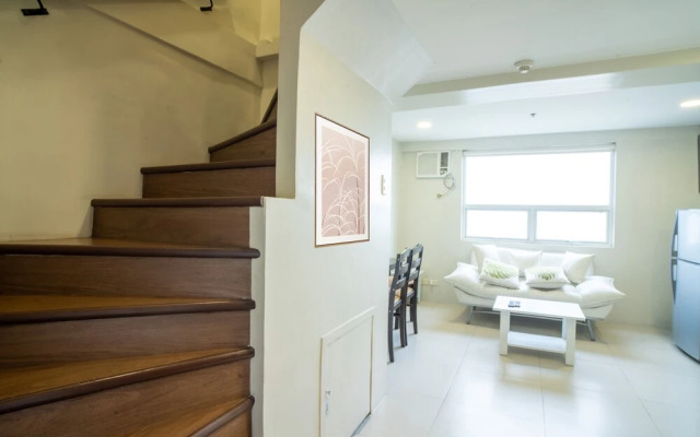 Gilmore Tower Suites By SMS Hospitality