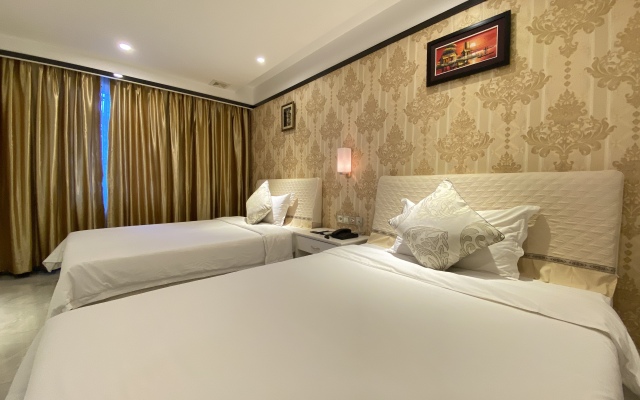 Lucky 8 Hotel