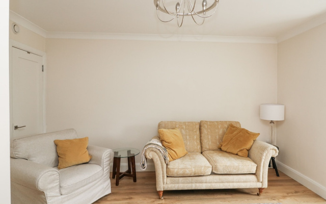 7 Belfort Court