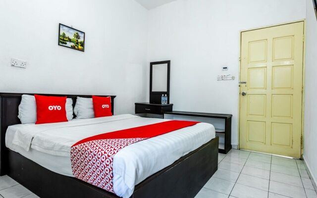 OYO 89621 Aradah Hotel