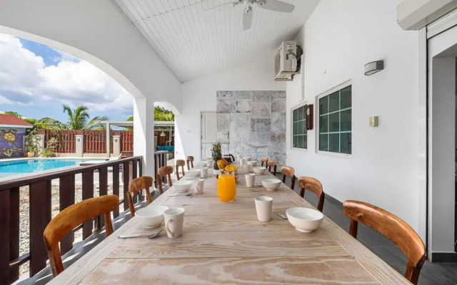 Nature Private Pool Gazebo Outdoor Dining