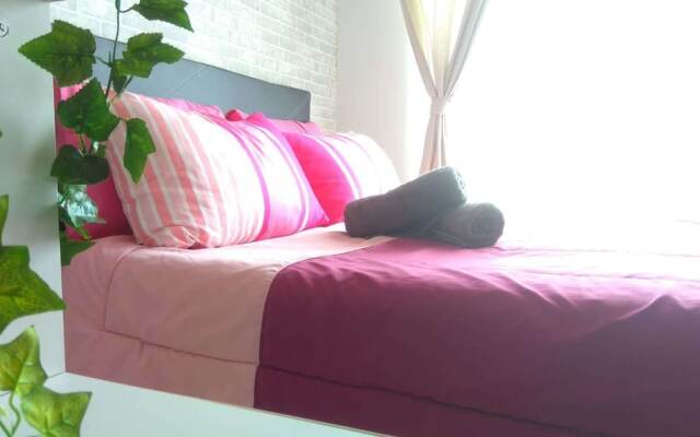 Private Studio Suite Galleria Equine