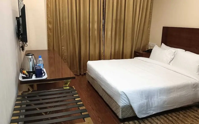 Hotel Layalee Grande Chennai