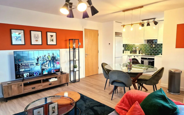 Luxury Station Apartment by Paymán Club
