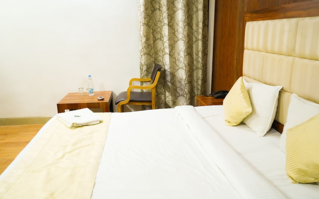 Roomshala 025 Hotel RTS