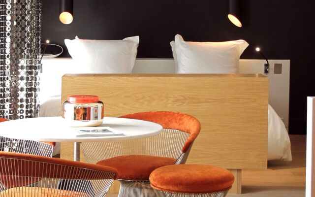 Yndo Hotel