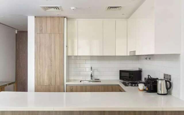 New apt in Dubai Marina with balcony