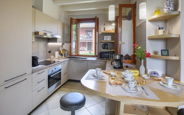 Stunning Apartment in Pozzolengo With Outdoor Swimming Pool, Wifi and 2 Bedrooms