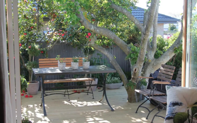 Beautiful Bungalow CBD