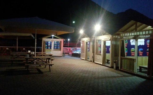 Minaz Motel