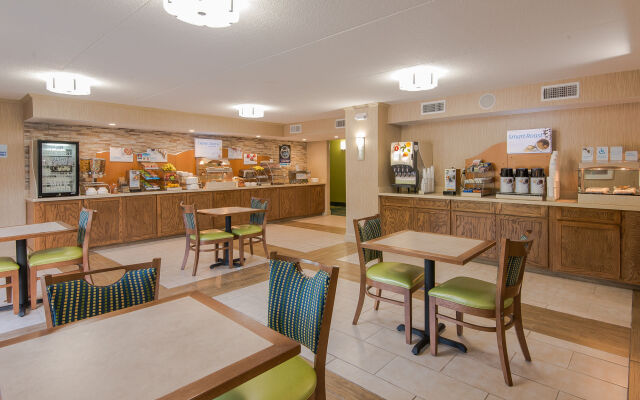 Spark by Hilton Roanoke Civic Center