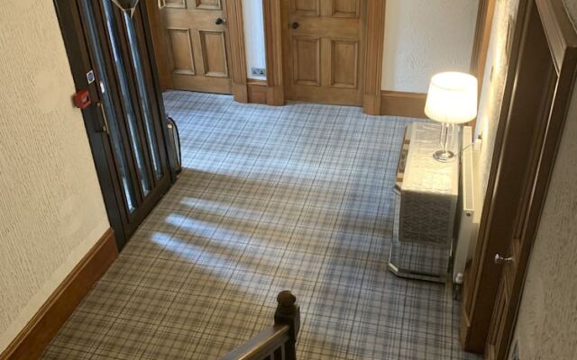 Ashburn House De Luxe B&B