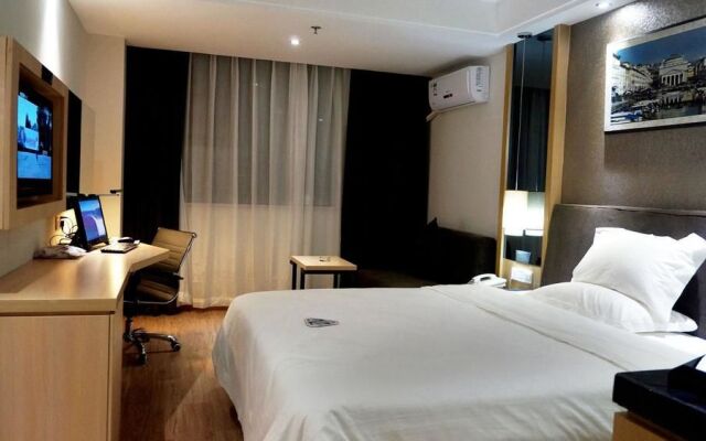 Set Hotel Xianning Hot Spring Center Bus Station