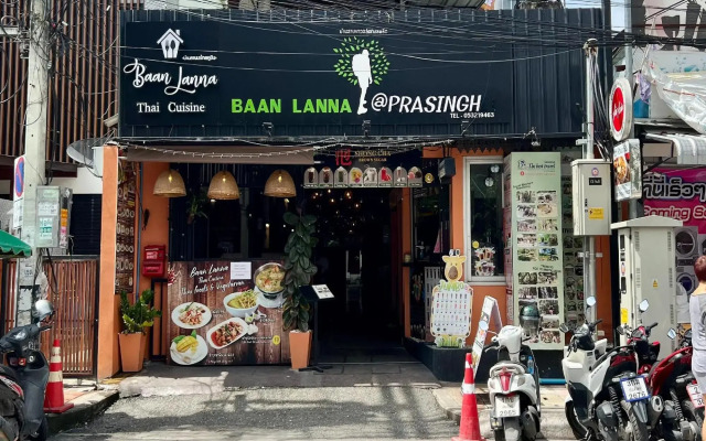 Baan Lanna At Phrasingh