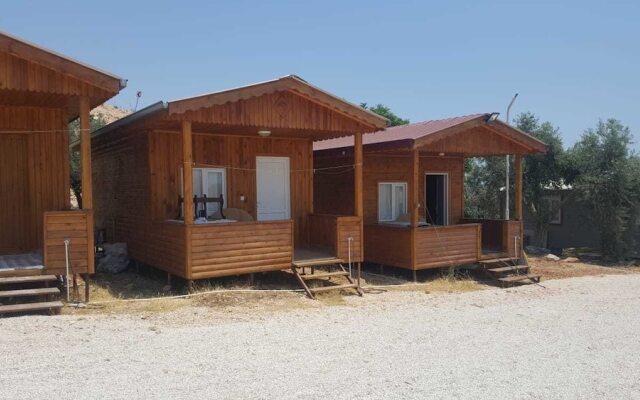 Bobus Restaurant & Bungalow