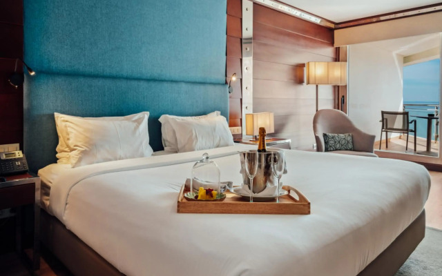 Sesimbra Oceanfront Hotel