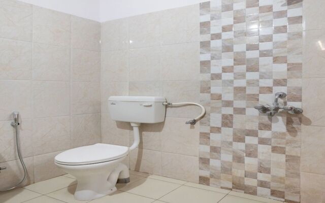 OYO 28691 Hotel Golden Star