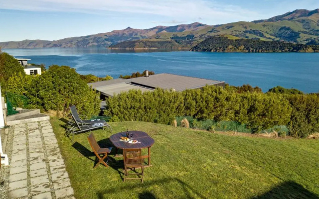 Hector's Tiny House - Akaroa Holiday Home