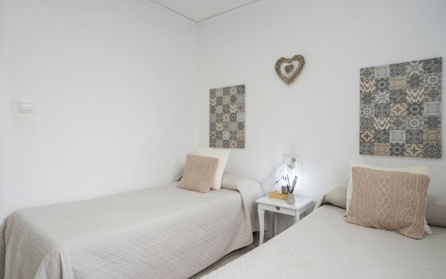 Swanky Apartment in Gandia With Swimming Pool