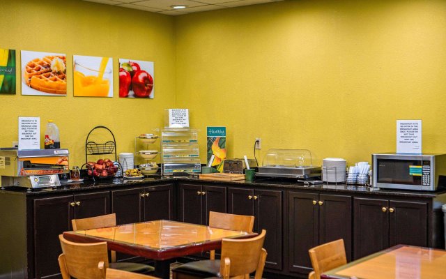 Quality Inn & Suites near Six Flags - Austell