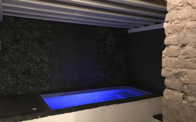 Pequeño Alojamiento con Mini Piscina - NO climatizada