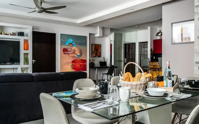 Diaphanous Urban Apartment