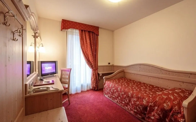 Beverly Alps Hotel & Spa