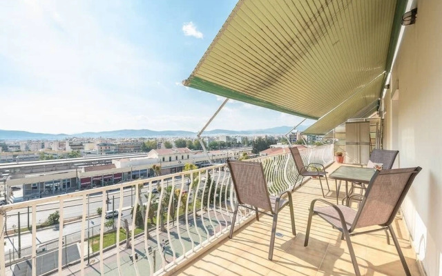 Central Flat with Cosy Sunny Terrace