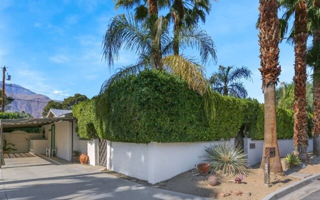 Petite Private Bungalow