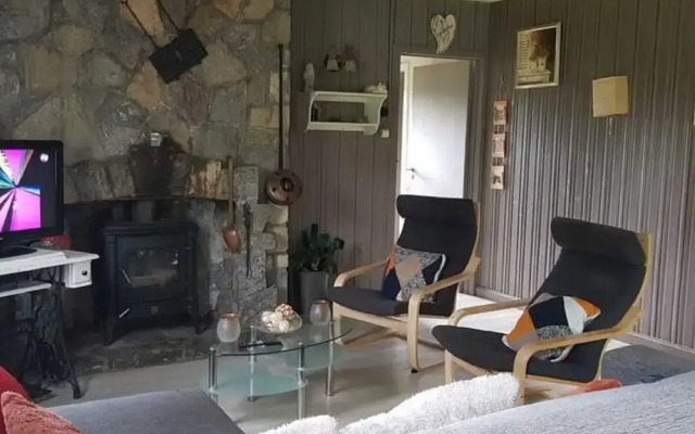 Peaceful Chalet in Transinne With Patio