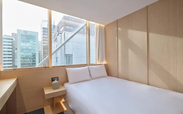 UH Suite The Gangnam