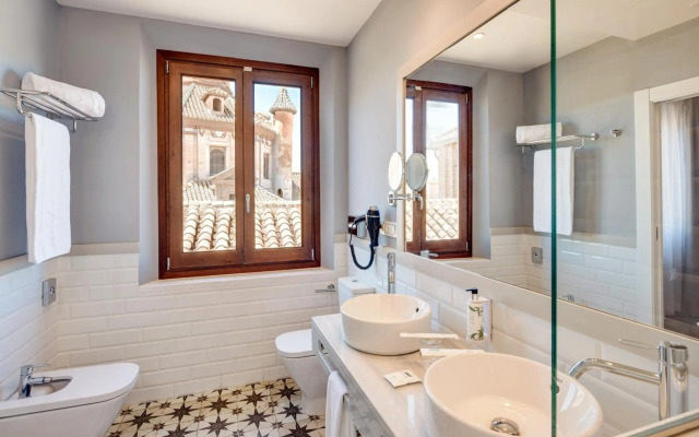 Sercotel Granada Suites