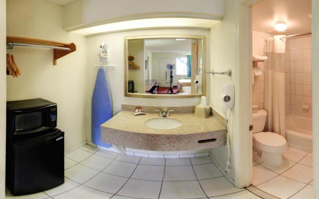 Key West Inn - Newport News