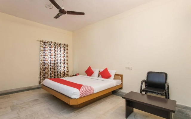 OYO 18333 Hotel The Awesome