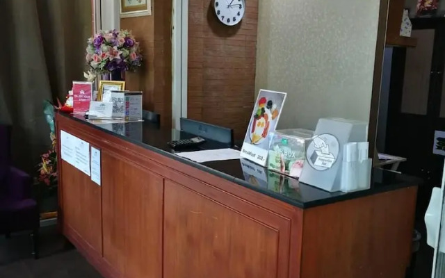 Greenview Ekkamai 10 by OYO Rooms