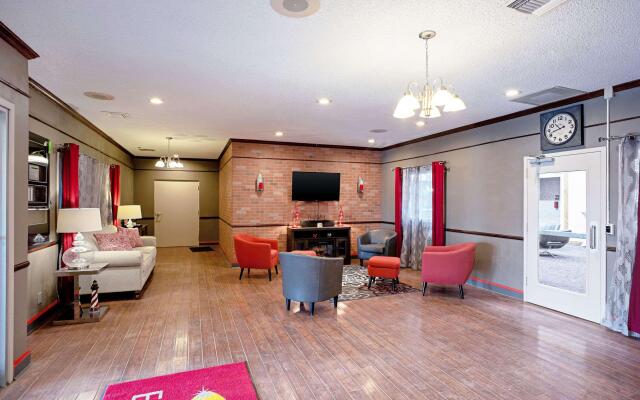 Quality Inn Frontier at U.S. Hwy 30