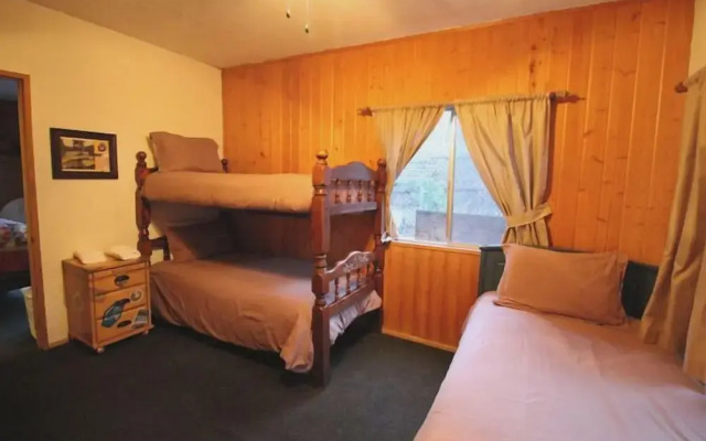 Arrowhead Pine Rose Cabins