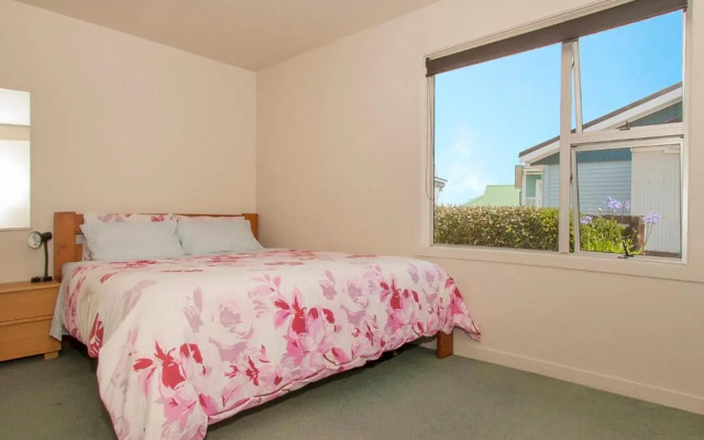 Hetherington Haven - Whangamata Holiday Home