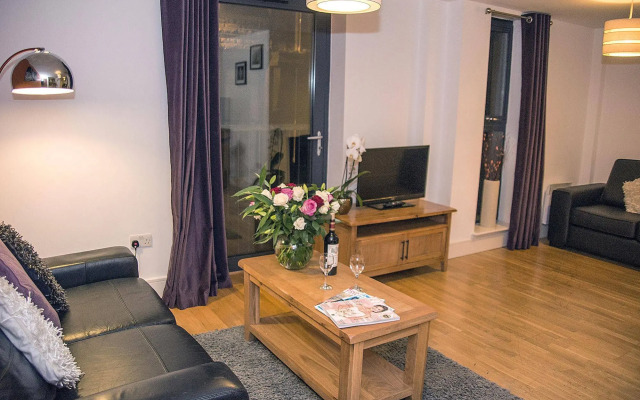 Base Serviced Apartments - Cumberland Street