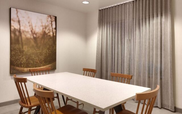 Fairfield Inn and Suites by Marriott Roswell