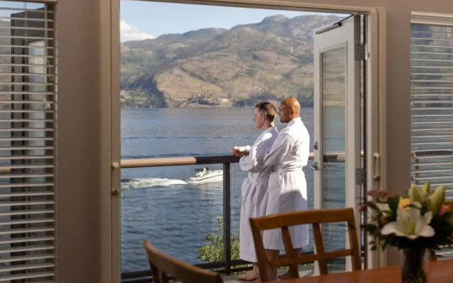 The Cove Lakeside Resort
