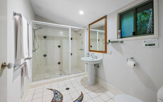 Hunchy Hideaway