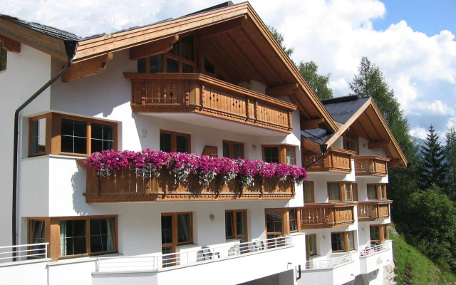 Fliana Arlberg Studios and Apartments