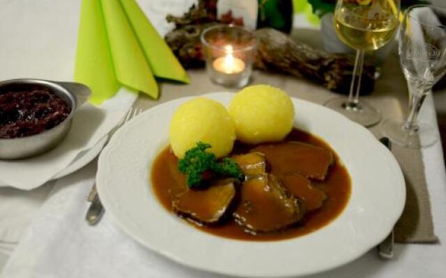 Gasthof Hotel Weinbau "Zum Goldenen Ochsen"