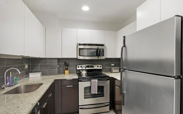 Chic Studio - Del Prado 418