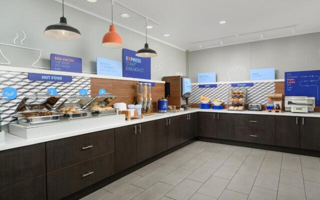 Holiday Inn Express Hotel & Suites Tullahoma by IHG