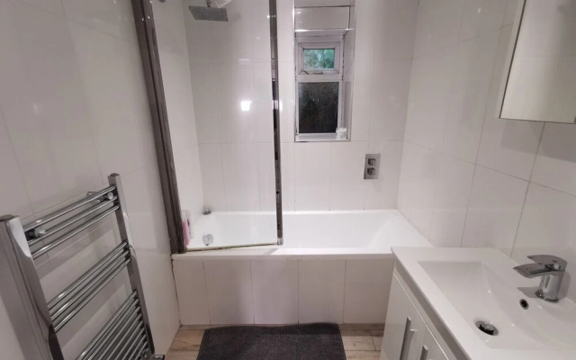 Spacious 2 bed flat in Camden